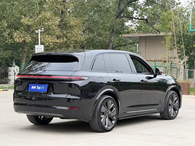 Li Auto L7 — Фото автомобиля 9