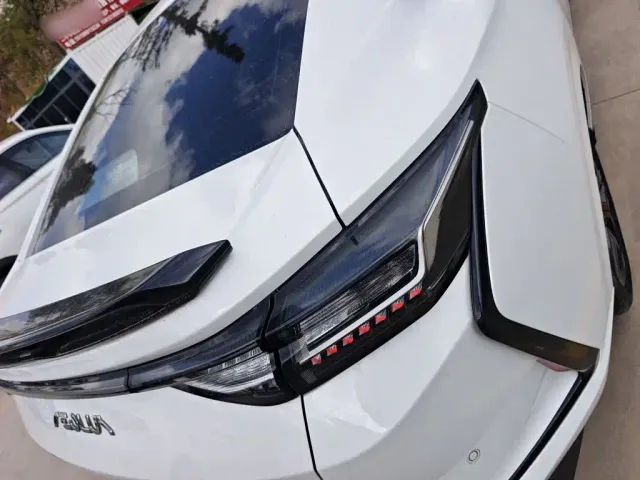 Dongfeng Yixuan — Фото автомобиля 23