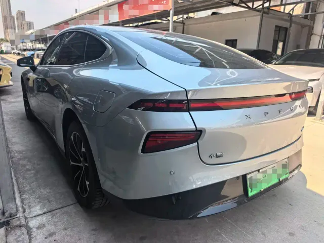 Xpeng P7 — Фото автомобиля 13