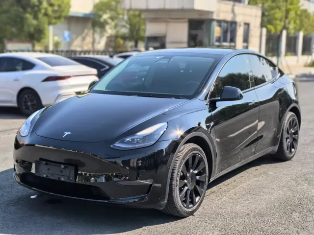 Фотография автомобиля — Tesla Model Y