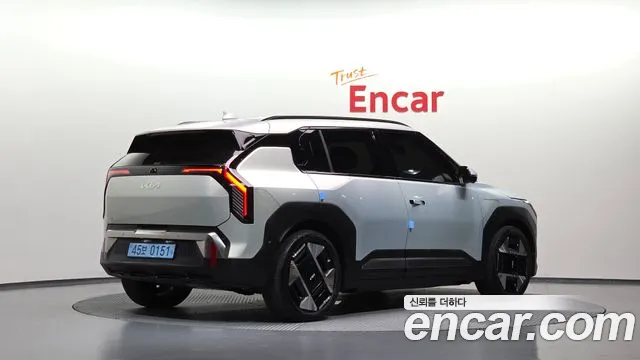 Kia EV3 — Фото автомобиля 2