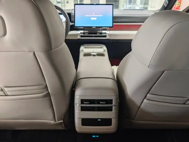 BYD FangChengBao Titanium 7 — Фото автомобиля 12