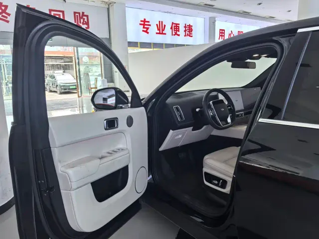 Li Auto L7 — Фото автомобиля 6
