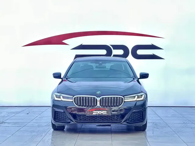 BMW 5 Series — Фото автомобиля 2