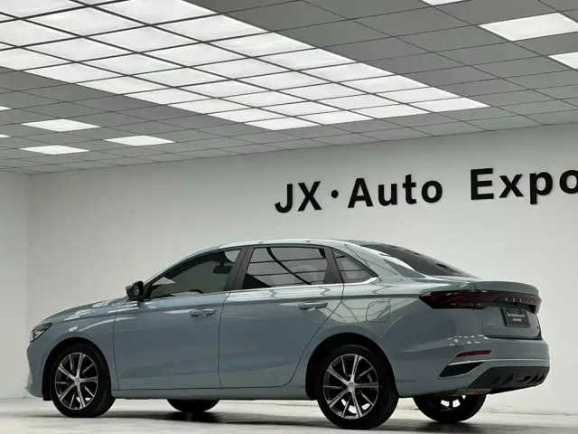Geely Emgrand — Фото автомобиля 19