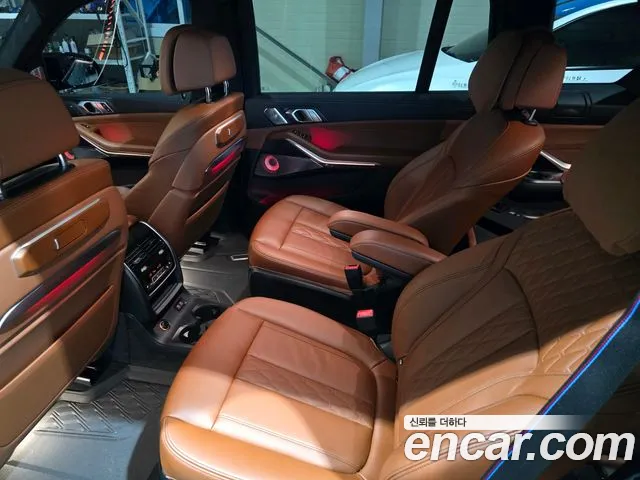 BMW X7 M60i xDrive M Sport 6 мест — Фото автомобиля 14
