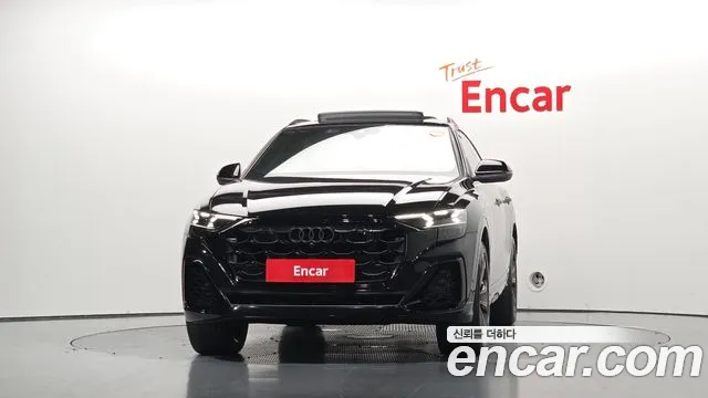 Audi Q8 55 TFSI quattro Premium — Фото автомобиля 2