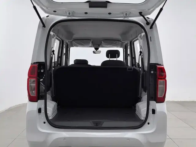 Wuling Zhiguang NEV — Фото автомобиля 16