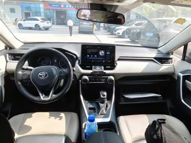 Toyota Wildlander — Фото автомобиля 6