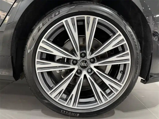 Audi A6L — Фото автомобиля 13