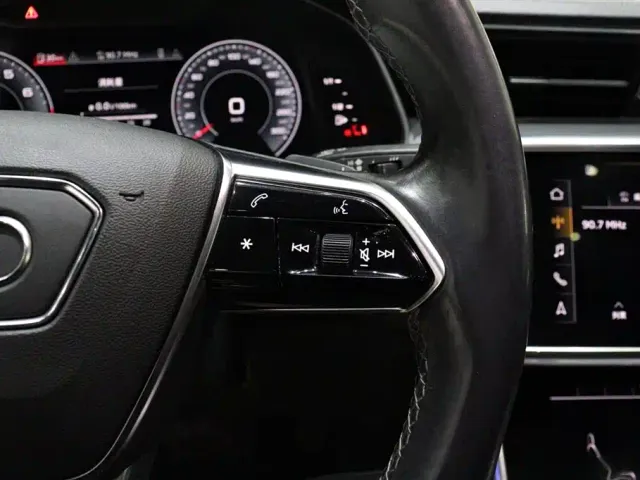 Audi A6L — Фото автомобиля 16
