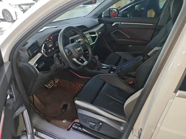 Audi Q3 — Фото автомобиля 14