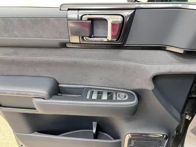 BYD FangChengBao Leopard 5 — Фото автомобиля 18