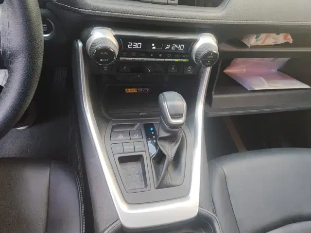 Toyota RAV4 — Фото автомобиля 16