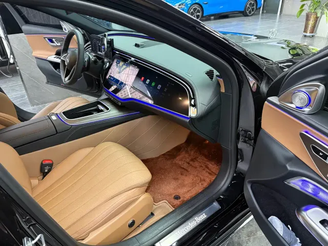 Mercedes-Benz E-Class — Фото автомобиля 5