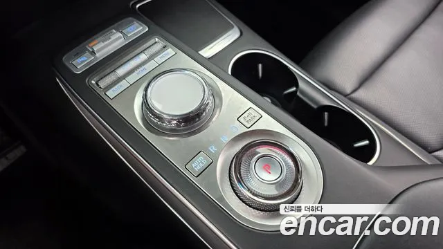 Genesis GV70 Electrified — Фото автомобиля 9