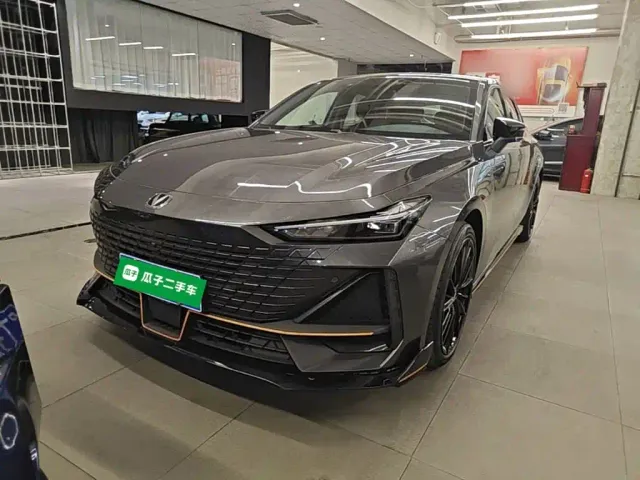 Фотография автомобиля — Changan UNI-V