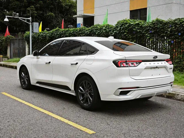 Ford Mondeo — Фото автомобиля 7