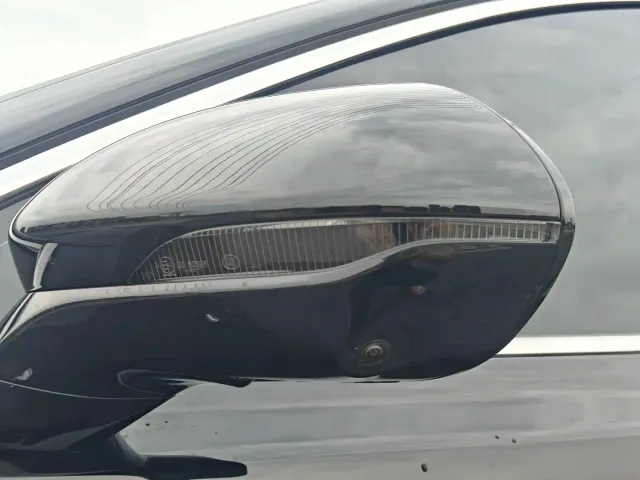 Hongqi H5 — Фото автомобиля 24