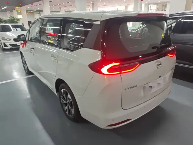 GAC Trumpchi M6 — Фото автомобиля 4