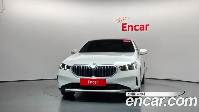 BMW 5 Series G60 — Фото автомобиля 3