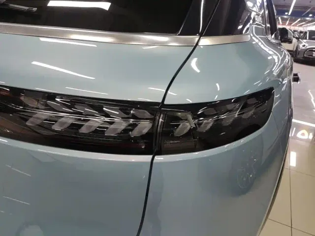 Voyah Auto VOYAH FREE 2021 AWD Standard Range Extender Exclusive Luxury Package — Фото автомобиля 7