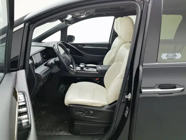 GAC Trumpchi M8 — Фото автомобиля 10