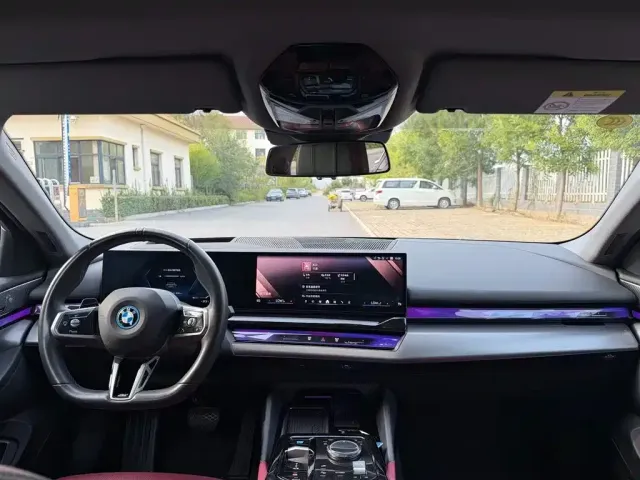 BMW BMW i5 2025 eDrive 40L M Sport Package — Фото автомобиля 8