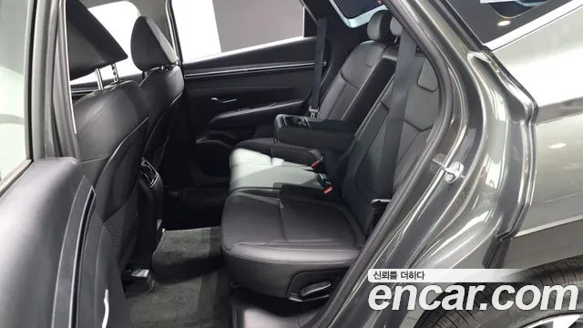 Hyundai Tucson Tucson (NX4) Дизель 2.0 2WD — Фото автомобиля 12