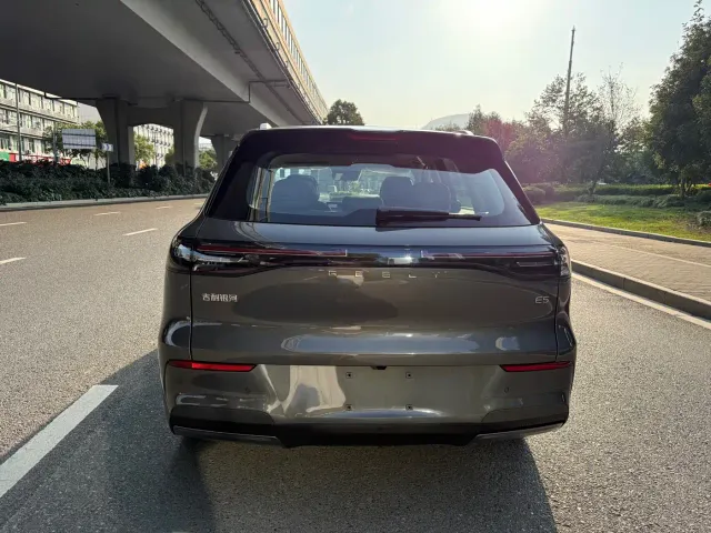 Geely Galaxy E5 — Фото автомобиля 4