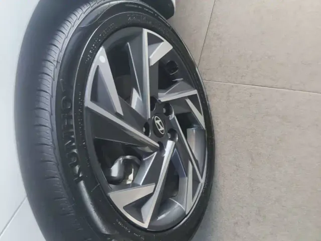 Hyundai Elantra — Фото автомобиля 22