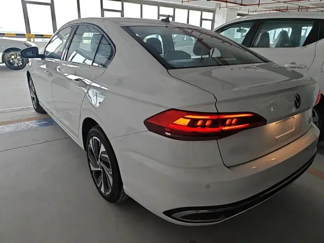 Volkswagen Bora — Фото автомобиля 4