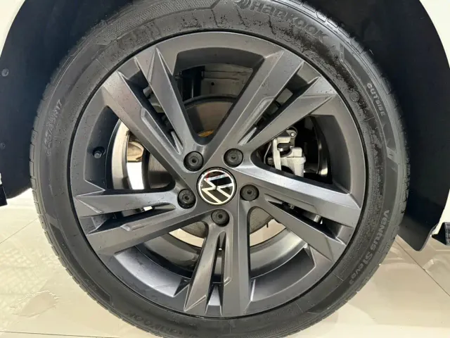 Volkswagen Golf — Фото автомобиля 20