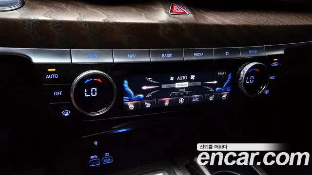 Genesis G80 Бензин 2.5 турбо AWD — Фото автомобиля 16