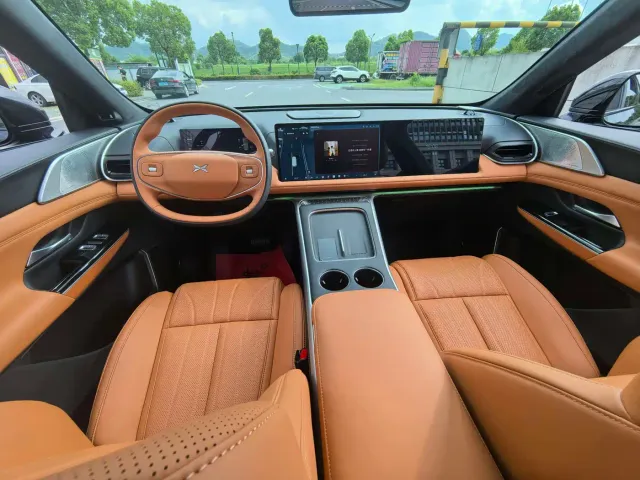 Xpeng G9 — Фото автомобиля 5