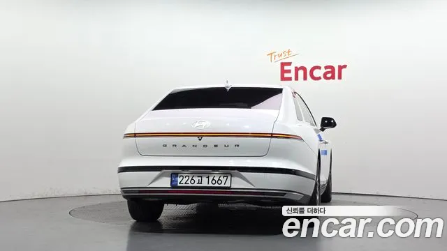 Hyundai Grandeur GN7 — Фото автомобиля 4