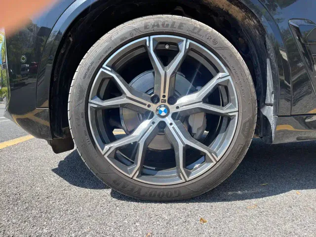 BMW X5 — Фото автомобиля 10