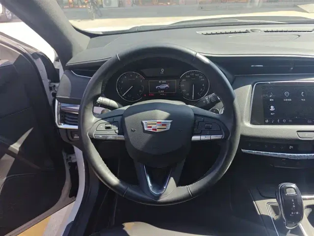 Cadillac XT4 — Фото автомобиля 10