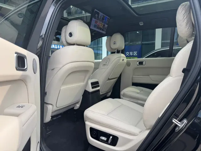 Li Auto L9 — Фото автомобиля 8