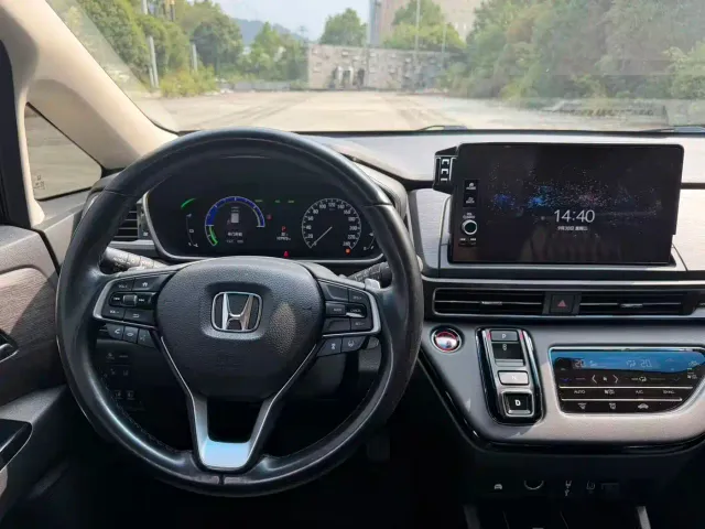 Honda Elysion — Фото автомобиля 13