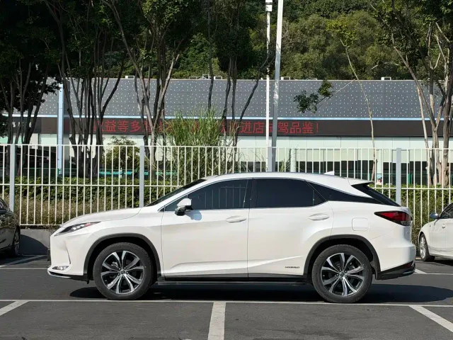 Lexus RX — Фото автомобиля 7