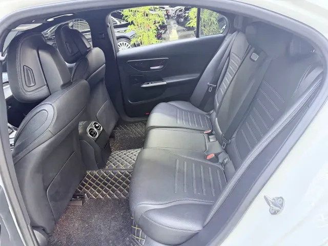 Mercedes-Benz C-Class — Фото автомобиля 11