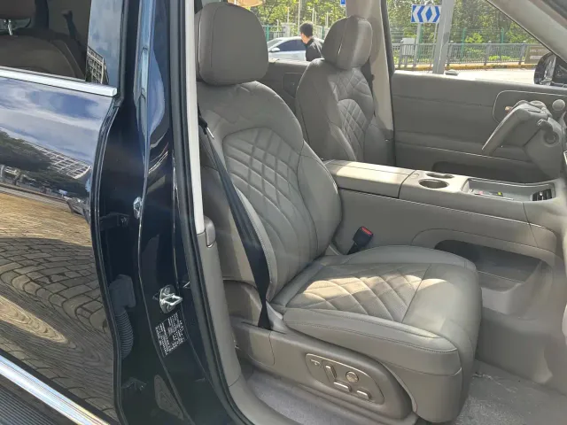 IM Motors LS9 — Фото автомобиля 6