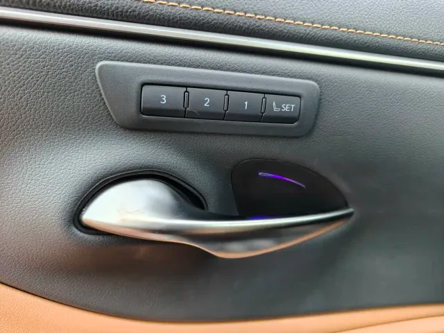 Lexus ES — Фото автомобиля 15