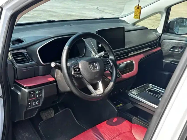 Honda Elysion — Фото автомобиля 9