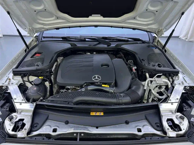 Mercedes-Benz E-Class — Фото автомобиля 21