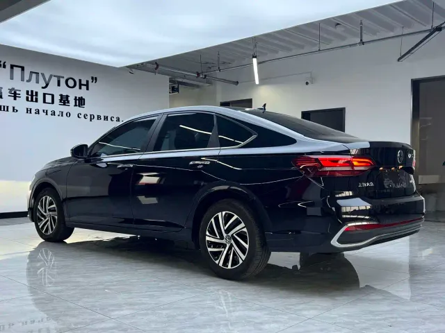 Volkswagen Lavida — Фото автомобиля 4