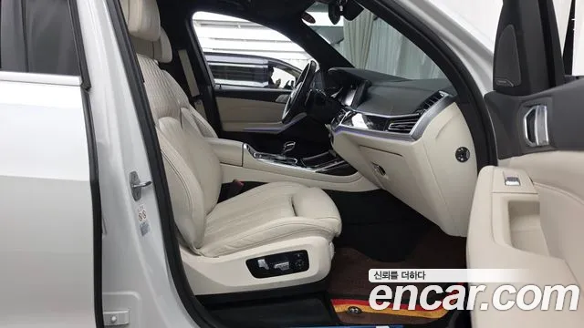 BMW X7 — Фото автомобиля 10
