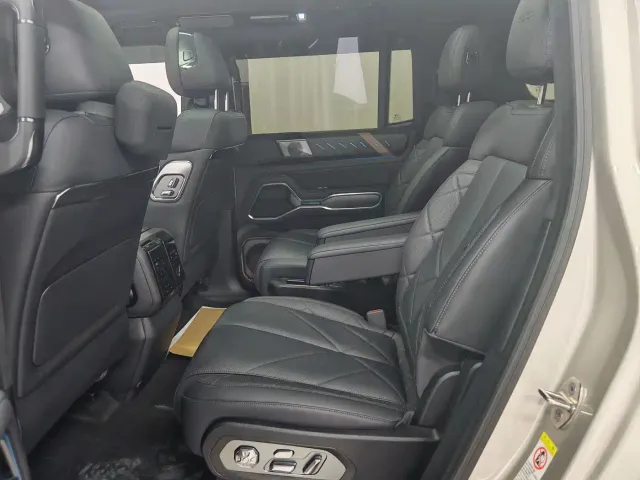 BYD FangChengBao Leopard 8 — Фото автомобиля 9