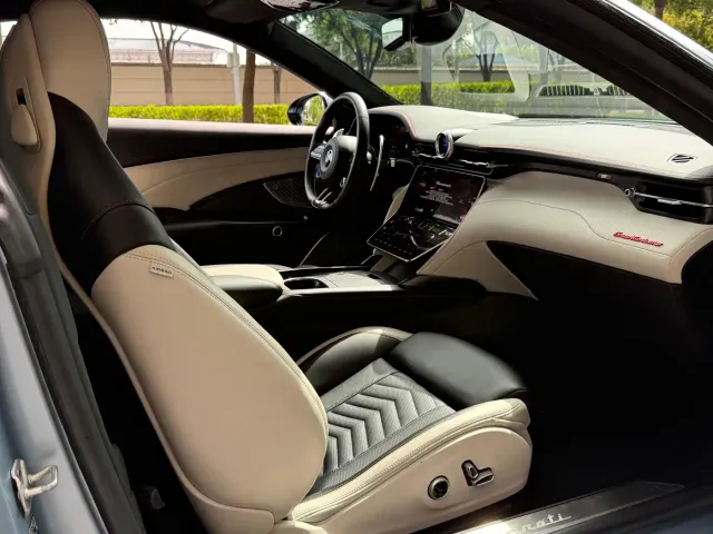Maserati GranTurismo — Фото автомобиля 10